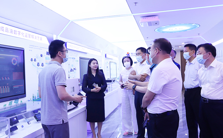 齊齊哈爾市政協(xié)考察團(tuán)、濟(jì)南市政協(xié)領(lǐng)導(dǎo)一行蒞臨有人物聯(lián)網(wǎng)考察調(diào)研